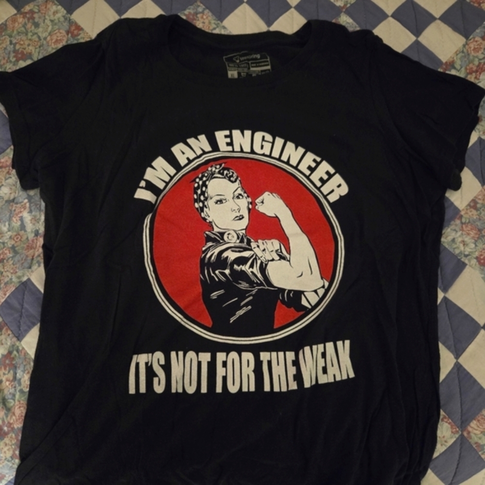 Rosie The Riveter "I'm An Engineer" T-Shirt (Navy)